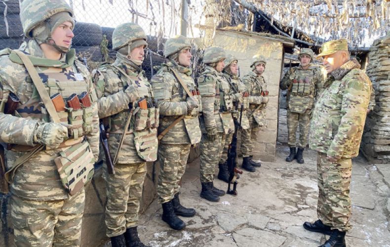 Ադրբեջանի ԶՈւ ԳՇ պետն այցելել է ՀՀ սահմանի մոտ գտնվող զորամասեր

