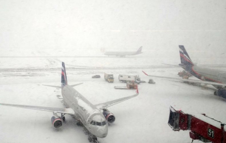 Մոսկվայի օդանավակայաններում ձյան առատ տեղումների պատճառով ավելի քան 50 չվերթ է հետաձգվել ու չեղարկվել

