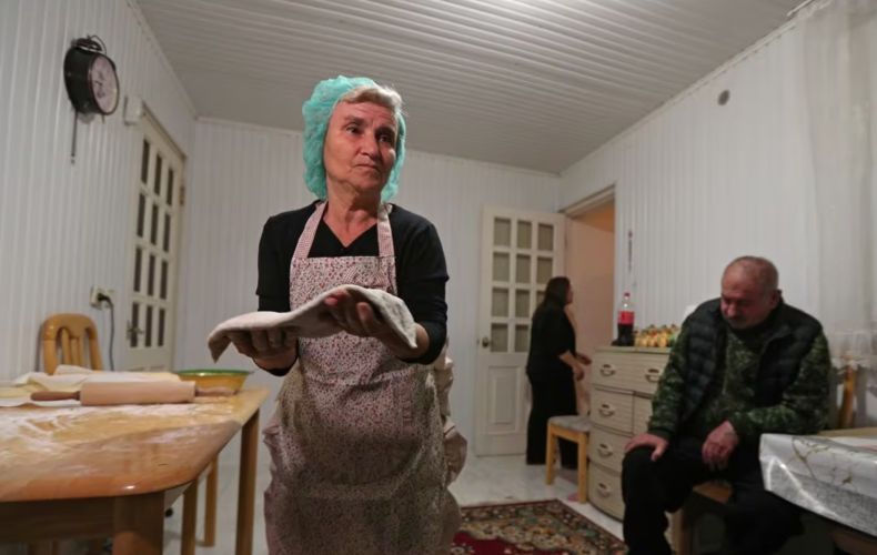 Ղարաբաղցի փախստականները Հայաստանում անորոշության և աղքատության են բախվում. Reuters
