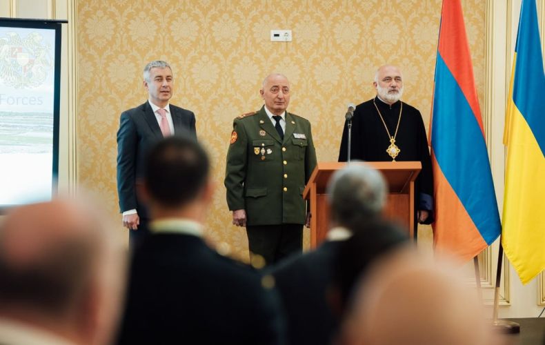 Ուկրաինայի հայերի միությունը շնորհակալագիր է հանձնել ՀՀ ռազմական կցորդին՝ նշանակալի ներդրման համար